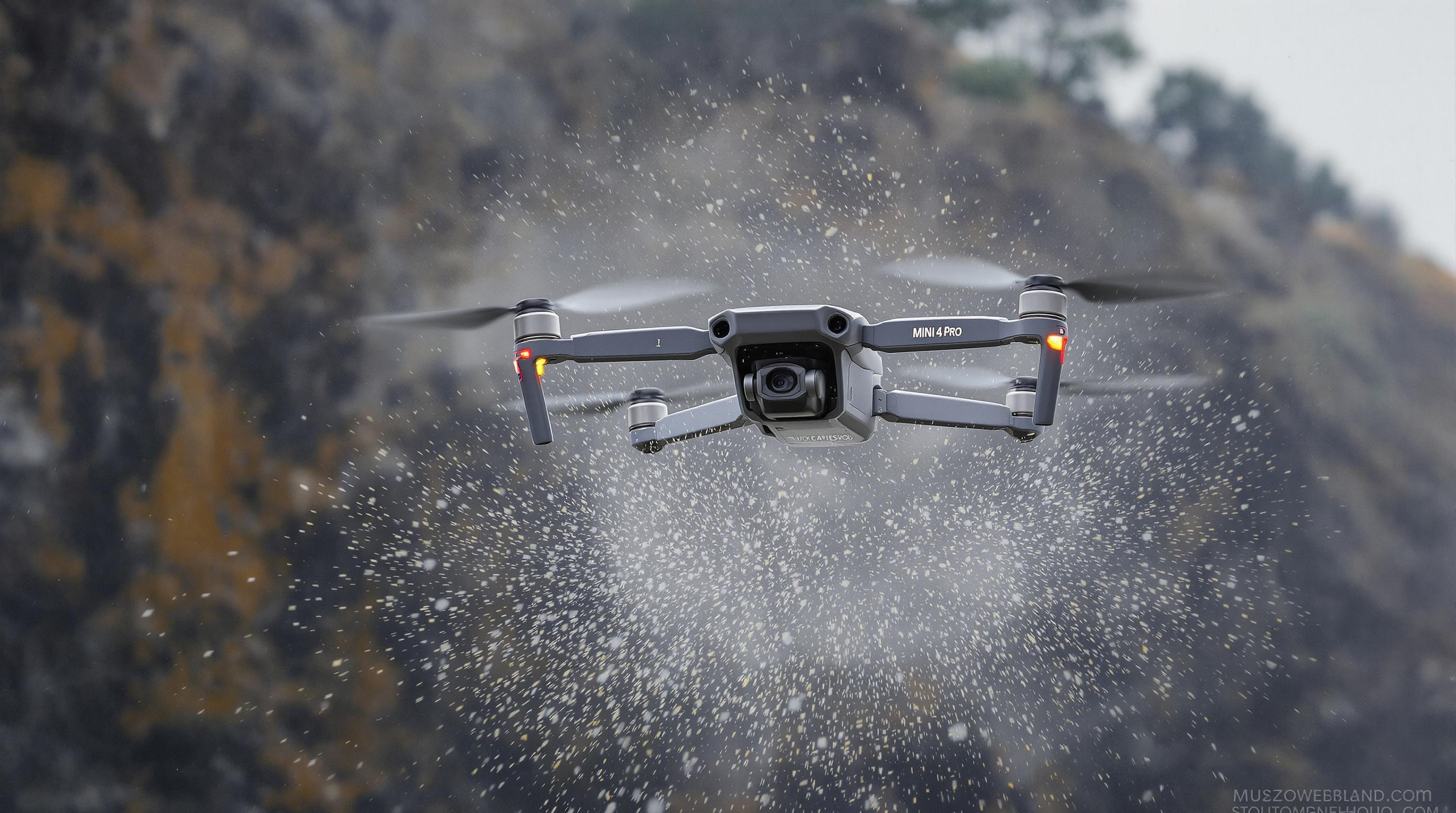 Drone DJI Mini 4 Pro lors de tests sous conditions difficiles