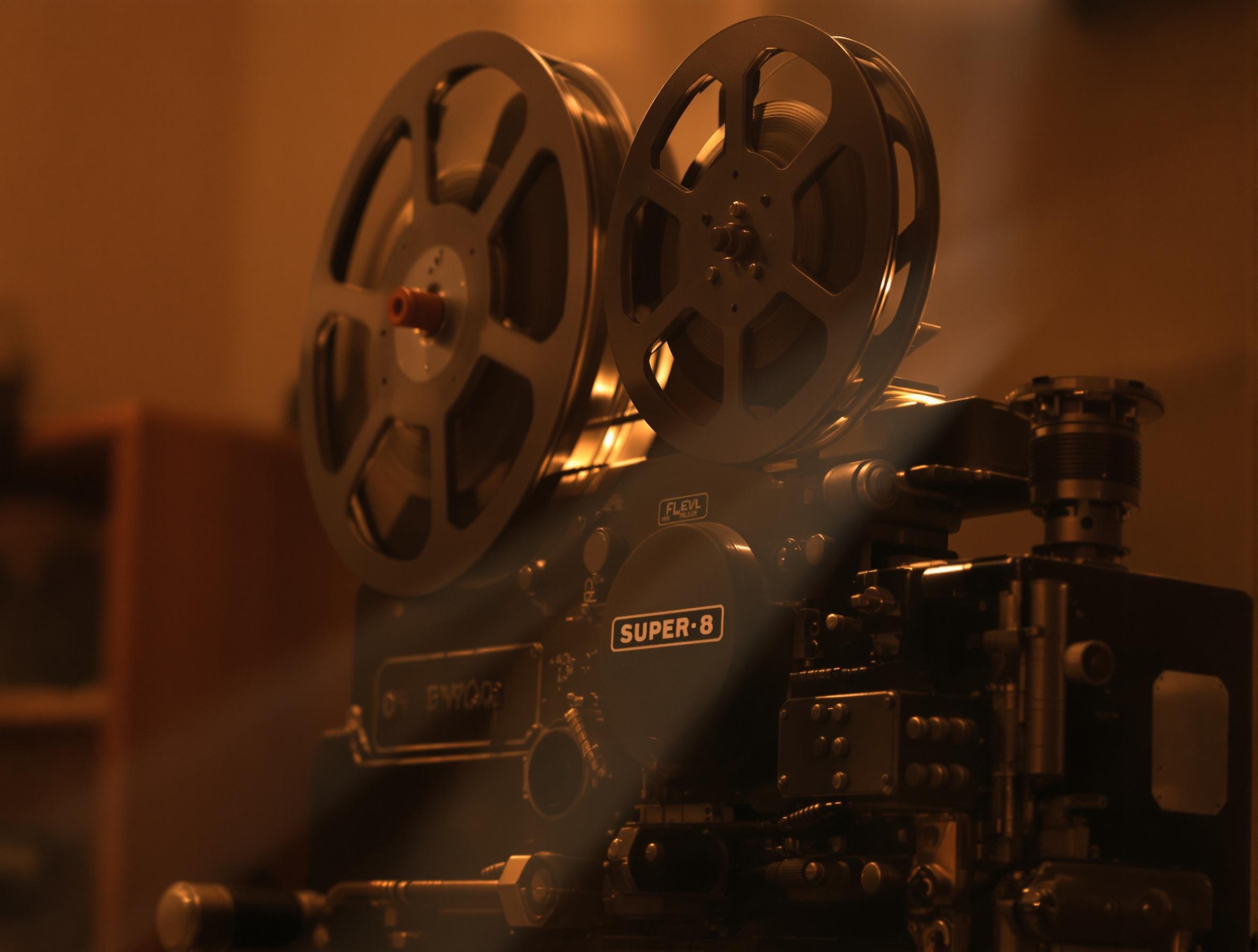 Projecteur Super 8 sous un faisceau lumineux
